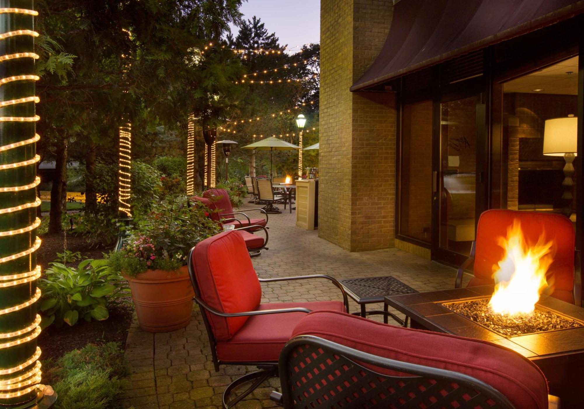 Hilton Chicago/Northbrook Hotel Екстериор снимка