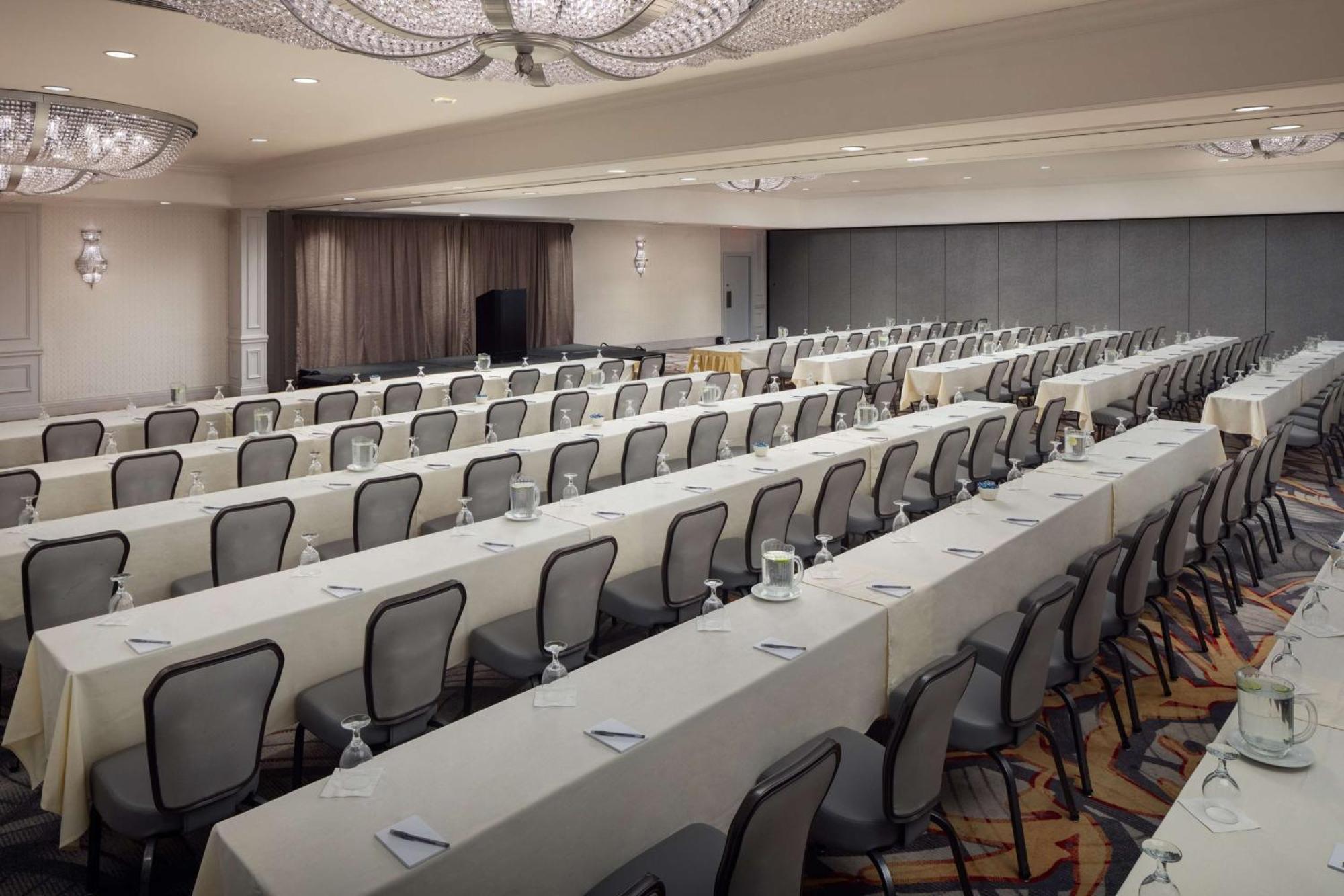 Hilton Chicago/Northbrook Hotel Екстериор снимка
