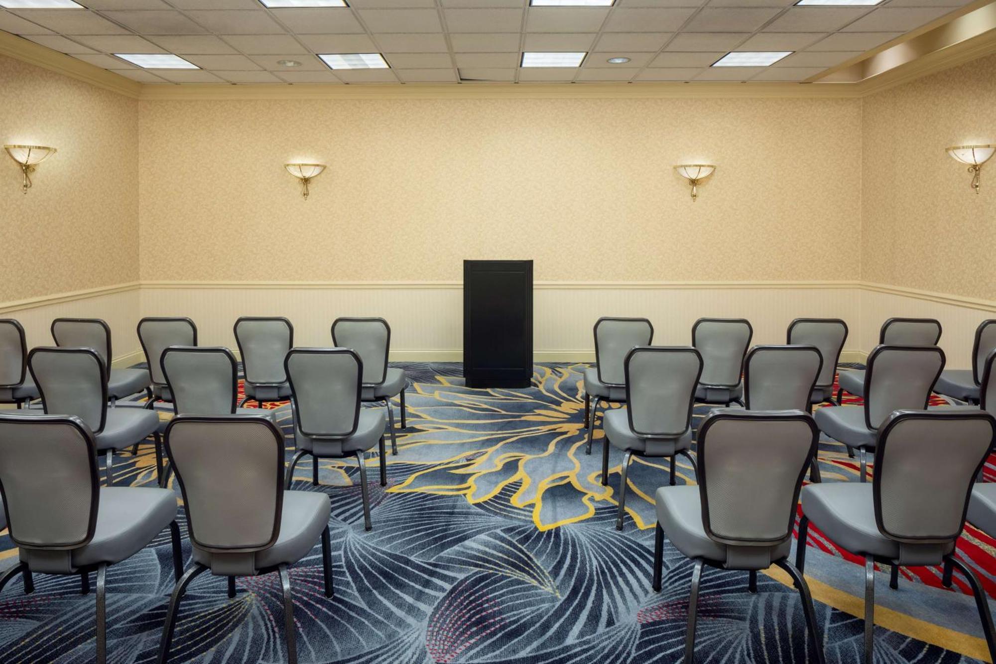 Hilton Chicago/Northbrook Hotel Екстериор снимка