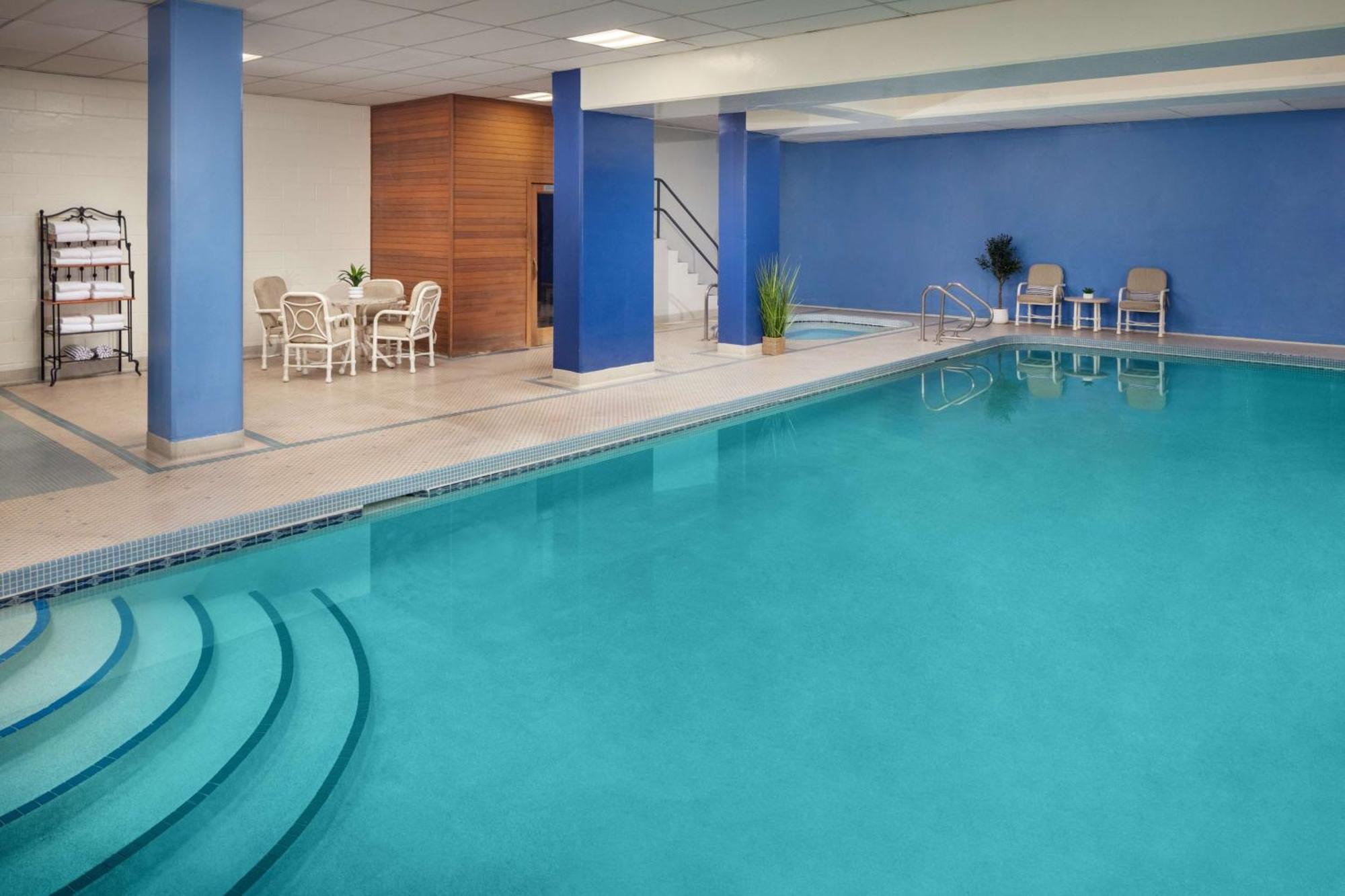 Hilton Chicago/Northbrook Hotel Екстериор снимка